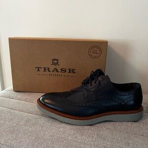 NEW!! Trask Navy and Gray Oxfords with Minimalist Design